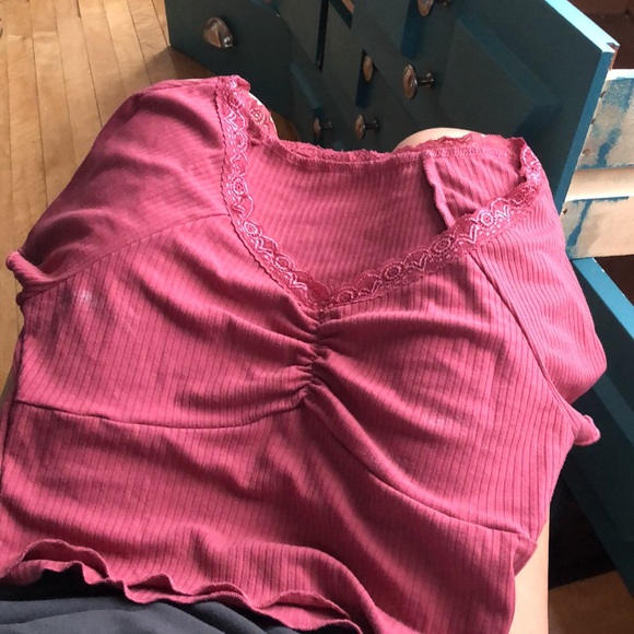 Ribbed Knit Cropped Tee with Lace - Picture 4 of 4